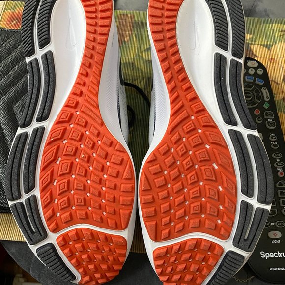 Nike White and Orange Women's Sneakers - Picture 7 of 7